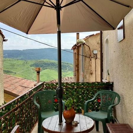 La Via Di Fuga Appartement Pietrapertosa Buitenkant foto