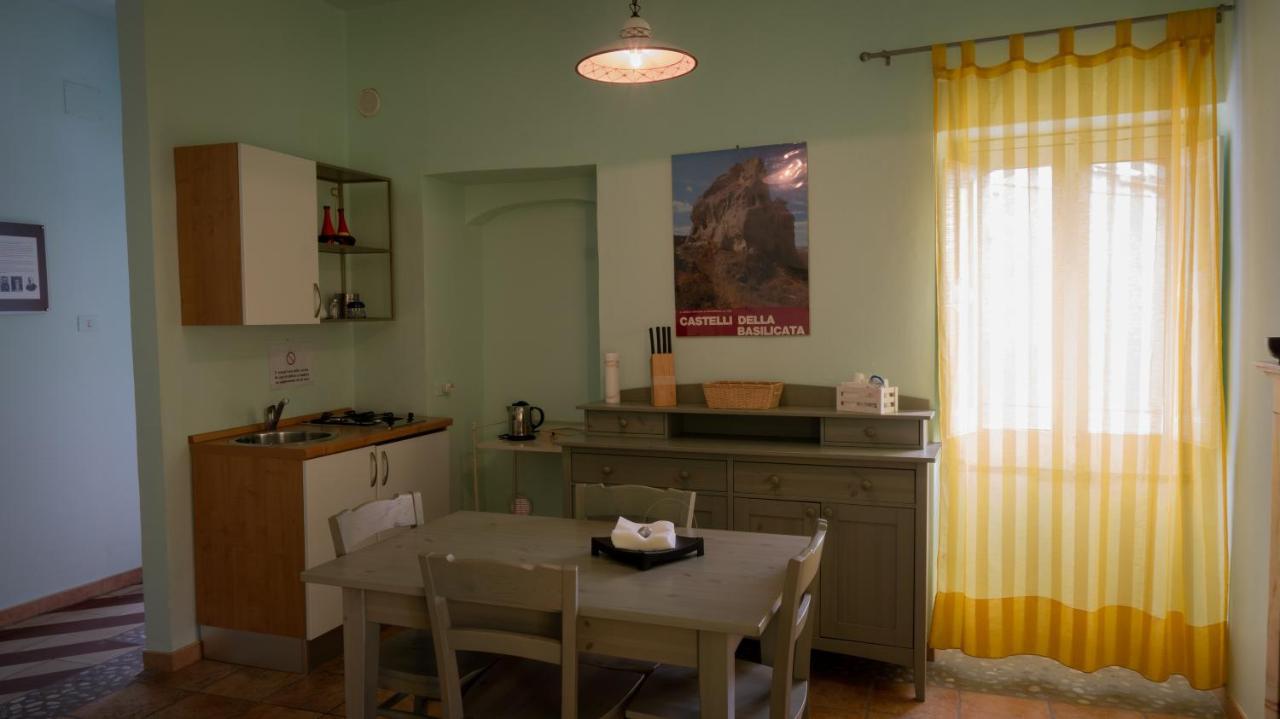 La Via Di Fuga Appartement Pietrapertosa Buitenkant foto