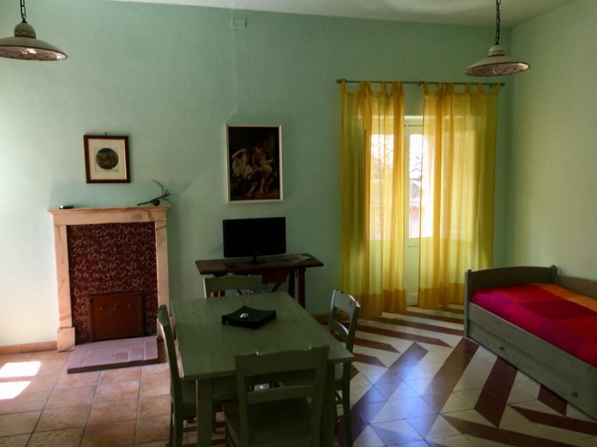 La Via Di Fuga Appartement Pietrapertosa Buitenkant foto