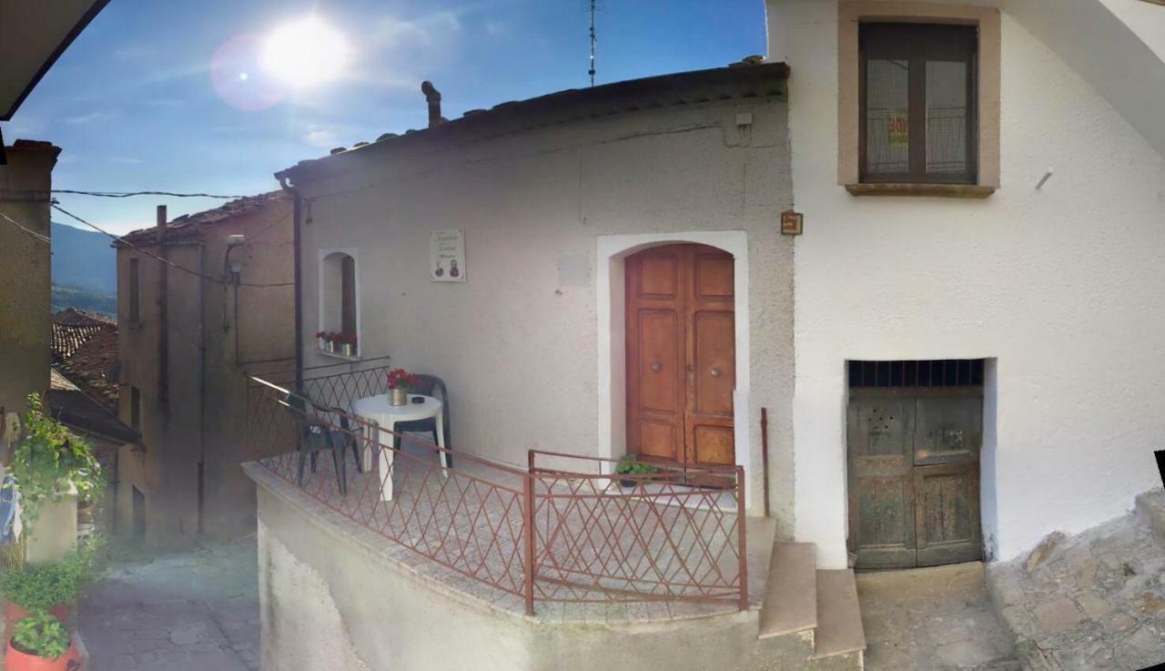 La Via Di Fuga Appartement Pietrapertosa Buitenkant foto